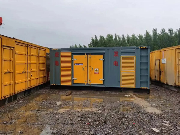 盘县柴油发电机如何判断干式空气滤清器是否需要更换？