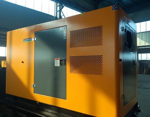 盘县汽油发电机组电瓶电解液的密度应该保持在什么范围？