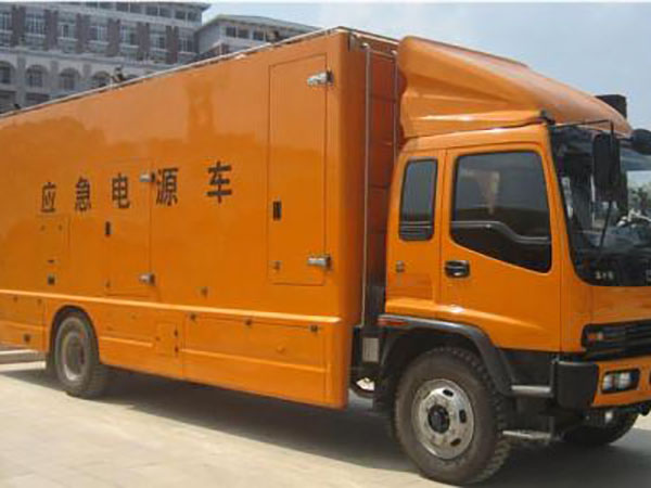 盘县冬季柴油发电机启动前，如何检查燃油系统中的积水？